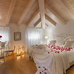 Gallery 4*