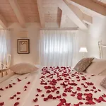 Gallery 4*
