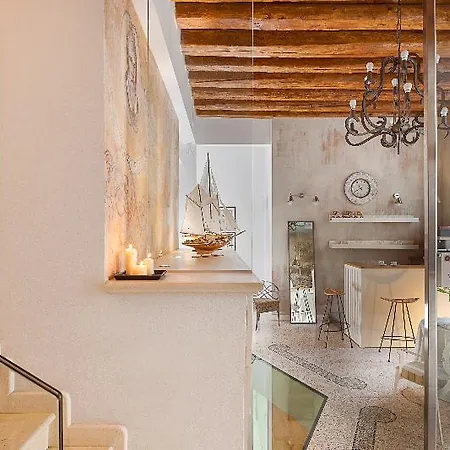 Πανσιόν Gallery 4*