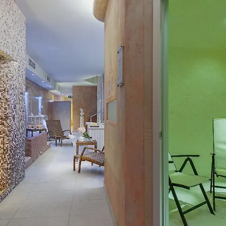 Gallery Πανσιόν 4*