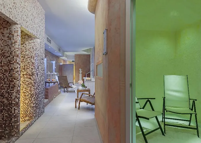 갤러리 룸 게스트하우스 4*