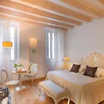 Гостевой дом Gallery 4*