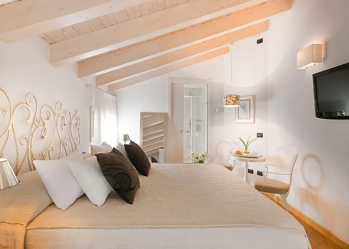 Gallery Gæstehus 4*