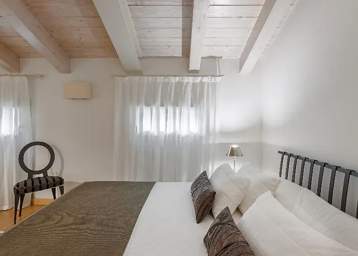 Gallery Gæstehus 4*